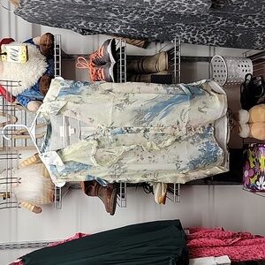 Line and Dot Size Medium Sleeveless Blouse